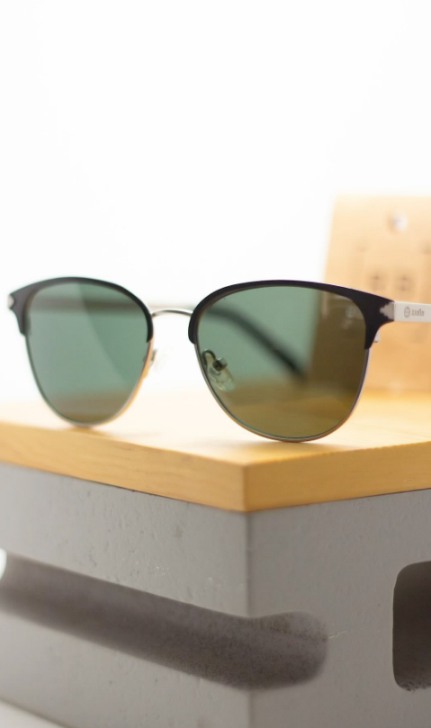 Lentes de sol browline con cristales verdes